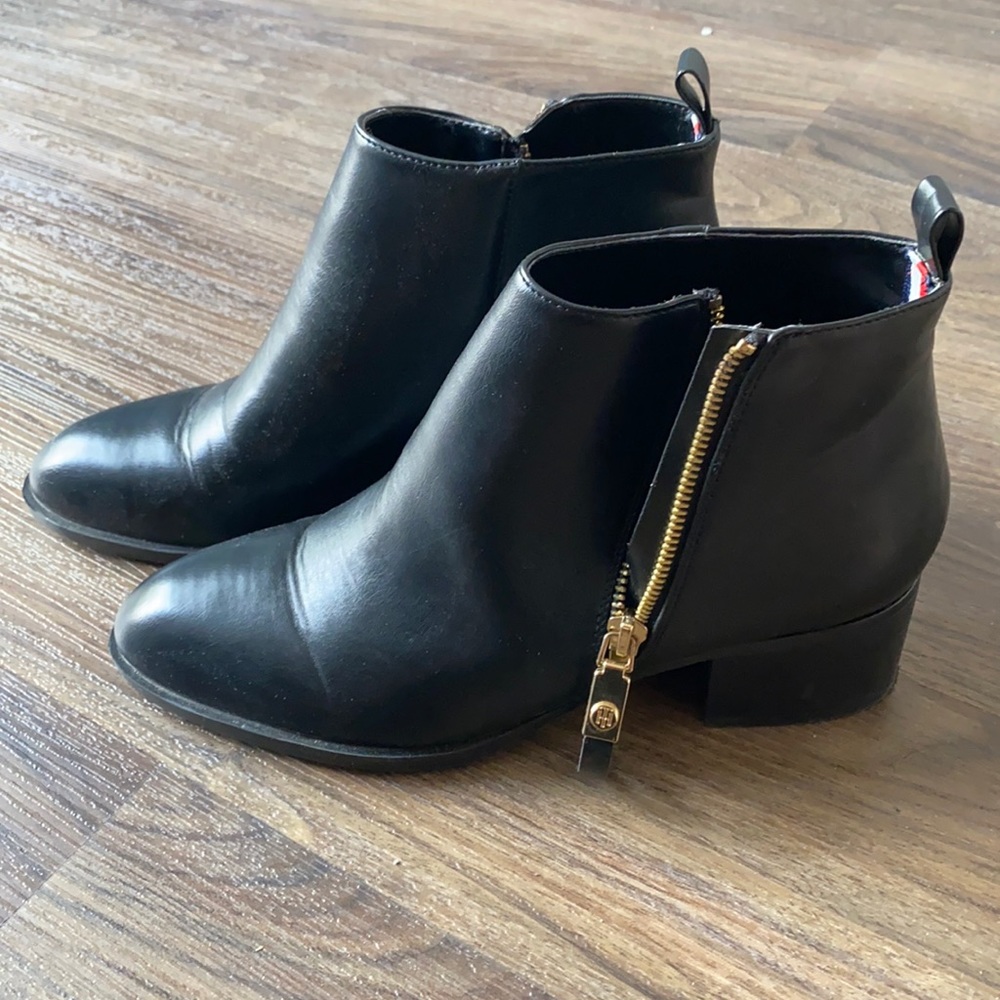 Tommy Hilfiger black booties